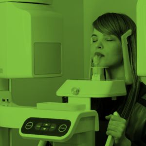 Jak długo trwa tomografia zęba? Jak wygląda tomograf zęba? Czy tomografia stomatologiczna jest bezpieczna? Kiedy tomografia zęba? Czym się rozni pantomogram od tomografii komputerowej? tomografia zęba kraków